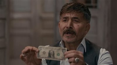 محمد عبد العزيز يرد على جدل تغيير نص مسلسل النار بالنار