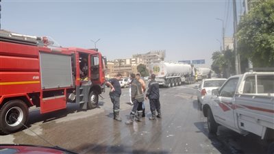 السيطرة على حريق سيارة نقل محملة بسيراميك في الغربية