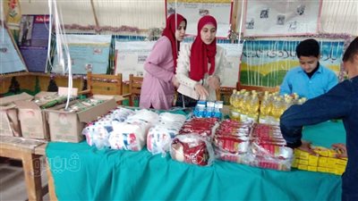 تلاميذ بني سويف يجهزون 330 شنطة رمضان لتوزيعها على الأسر الفقيرة (صور)