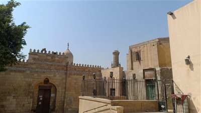 بعد ذكره في مسلسل الإمام الشافعي، قصة بناء مقام الليث بن سعد من مصطبة في الشارع لـ مزار ومريدين وأتباع (فيديو) 