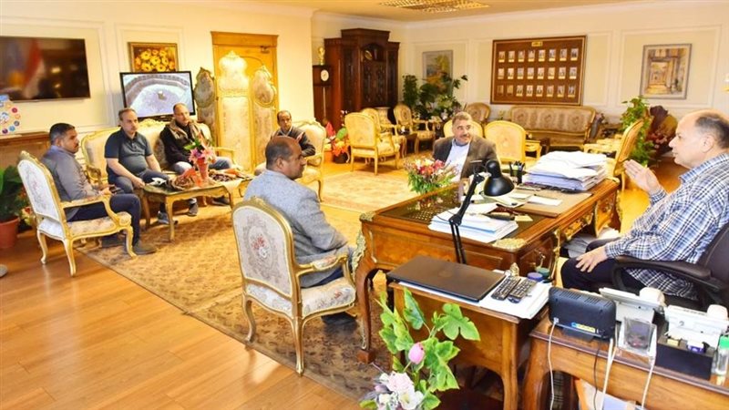 اجتماع محافظ أسيوط،