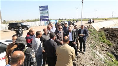 محافظ كفر الشيخ يتفقد تبطين الترع 