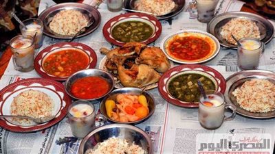 تفسير حلم تناول الطعام مع الميت في المنام وعلاقته بالحصول على المال قريبا 