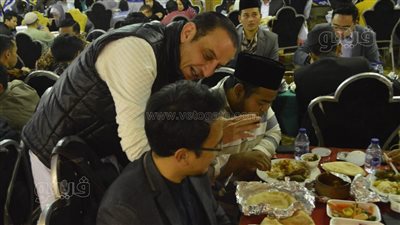 بحضور طارق علام، إفطار جماعي لخريجي الأزهر والطلاب الوافدين (صور)