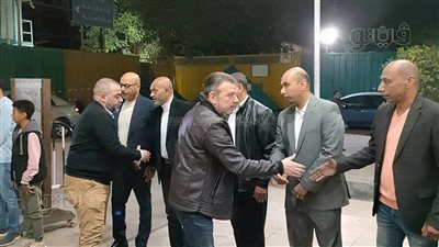 أشرف زكي وأحمد سلامة وإيهاب فهمي في عزاء شقيق ضياء عبد الخالق (فيديو وصور)