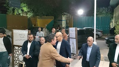 محمد رياض ونهال عنبر يؤديان واجب العزاء في شقيق ضياء عبد الخالق (فيديو وصور)