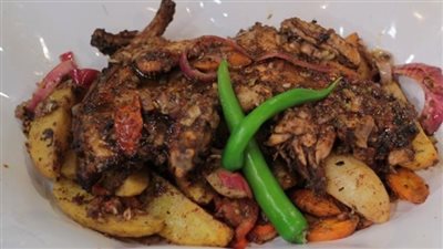 طريقة عمل الدجاج المشوي بالسماق (فيديو)