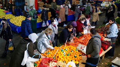 تراجع مفاجئ للتضخم في تركيا يمهد لخفض كبير بأسعار الفائدة