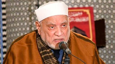 رئيس جامعة الأزهر يهنئ الدكتور أحمد عمر هاشم بمناسبة اختياره شخصية العام الإسلامية