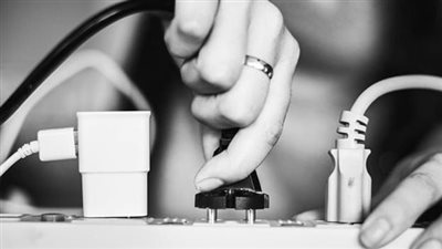 تحرير 272 مخالفة للمحال غير الملتزمة بقرار ترشيد استهلاك الكهرباء 