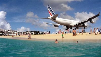 حالات تجبر قائد الطائرة على الهبوط اضطراريا في المطار 