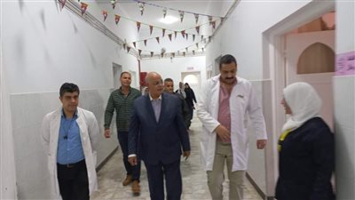 رئيس مدينة ميت غمر يتفقد العمل فى مستشفى الكلى (صور)