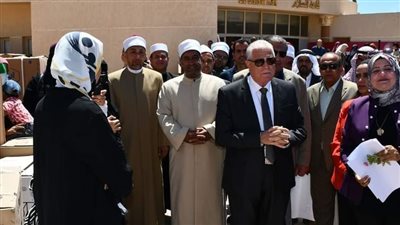 محافظ جنوب سيناء يسلم 54 جهازا منزليا لـ 18 فتاة من المقبلات على الزواج