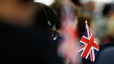 موظفو الجوازات في بريطانيا ينظمون إضرابا لمدة 5 أسابيع