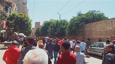 انهيار أسرة إسلام ذكى ضحية سقوط مدرج حسن مصطفى بالإسكندرية (صور)