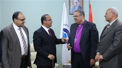 الرسولية والمعمدانية يتقدمان التهنئة لرئيس الإنجيلية لفوزه في الانتخابات