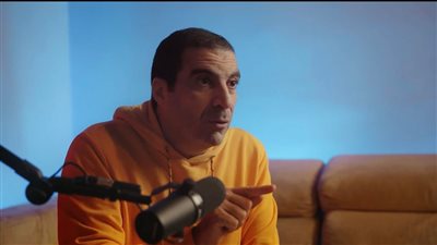 عمرو خالد: الدعاء بحضور القلب هو الوسيلة الأساسية للوصول إلى التسليم (فيديو) 