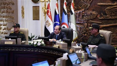 السيسي يشهد اختبارات المتقدمين لوظائف وزارة التربية والتعليم (فيديو وصور)