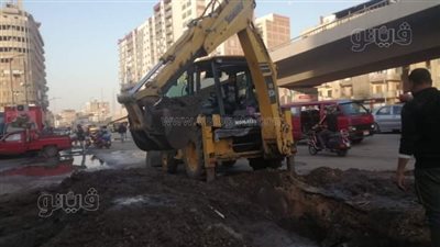 انفجار ماسورة مياه بميدان الشون في المحلة (صور)