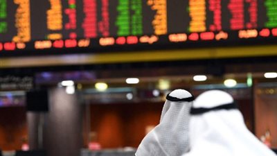 خبيرة ترصد أداء البورصات الخليجية وانعكاس خفض إنتاج النفط على أسواق المال
