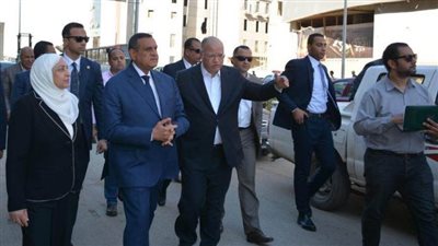 وزير التنمية المحلية يتابع توافر الخدمات المقدمة للمواطنين في مدينة الأسمرات (صور)