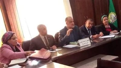 وكيل تعليم الإسماعيلية يبحث الاستعدادات لامتحانات الفصل الدراسي الثاني 