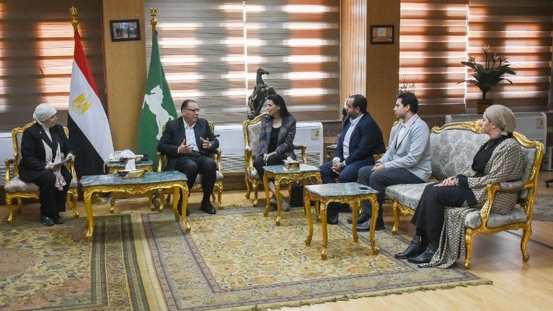 محافظ الشرقية يستقبل