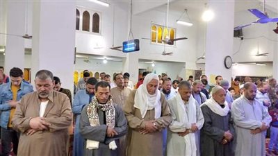 مساجد الإسكندرية تزدحم بالمصلين فى ثالث عشر ليالى رمضان 