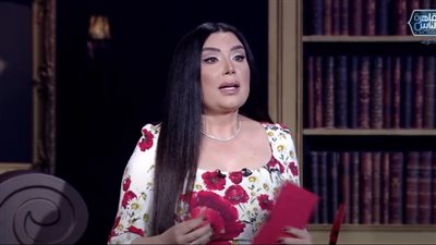 عبير صبري: ندمانة على خلع الحجاب وممكن أرجلعه (فيديو)