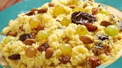 طريقة عمل الكسكسي الحلو مع اللوز والقرفة (فيديو)