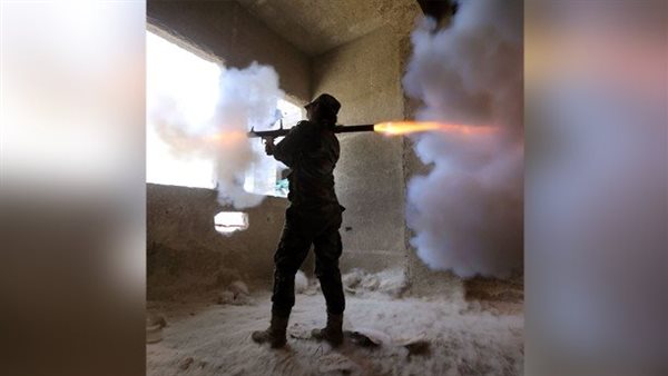 مواطن ليبي يطلق صاروخين آر بي جي على منزل جاره بسبب خلافات