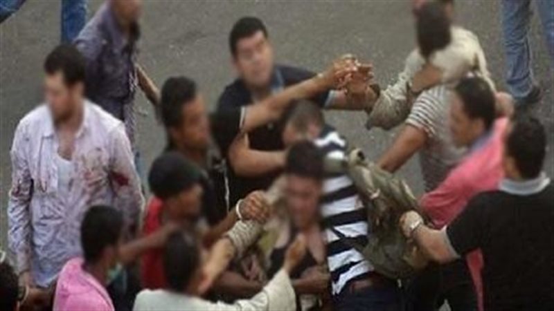 علقة موت لشاب - صورة