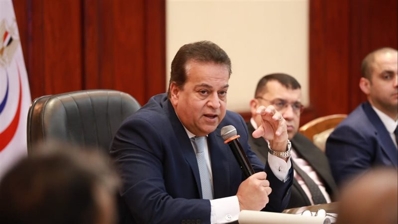 وزير الصحة د.خالد