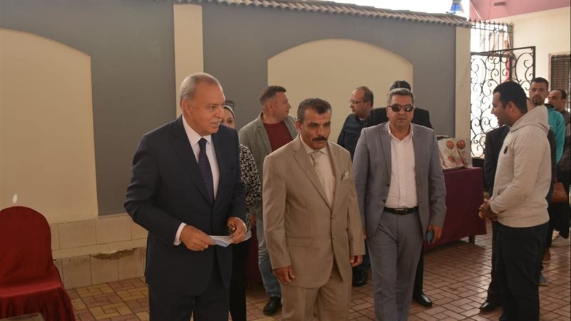 محافظ القليوبية خلال