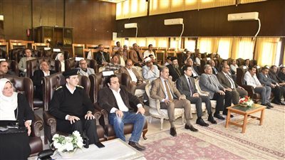 محافظ الفيوم يتابع خطط ترشيد استهلاك الكهرباء