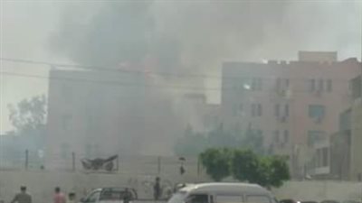 نشوب حريق بأحد المحلات التجارية في منطقة السوق بكفر الزيات 