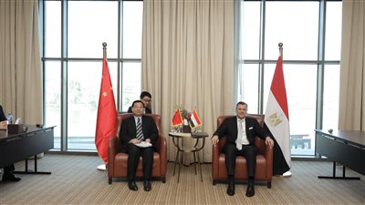 وزير السياحة يلتقي نظيره الصيني لبحث زيادة أعداد السائحين الصينيين الوافدين لمصر