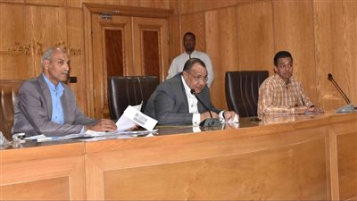 محافظ الأقصر يوجه بسرعة حل مشكلات المواطنين 