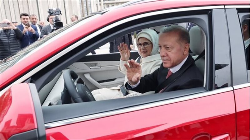 أردوغان وزوجته، فيتو