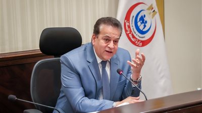 وزير الصحة يتفقد مركز التحكم والسيطرة على الأمراض اليوم 