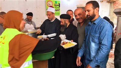 راعي كنيسة بالغربية يشارك في حفل إفطار جماعي بقرية سنباط (فيديو)