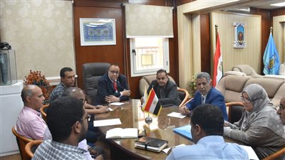 رئيس جامعة الأقصر يتابع تنفيذ المشروعات الإنشائية بالكليات