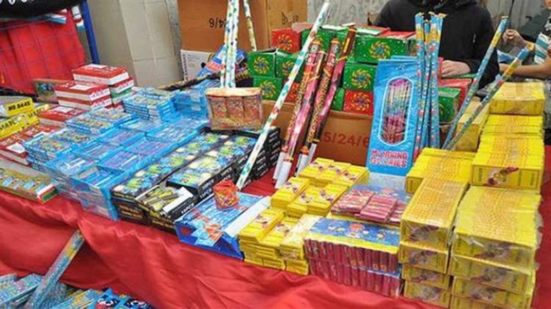 ألعاب نارية، فيتو