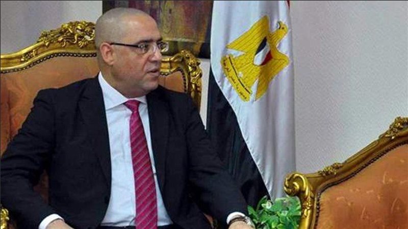 وزير الإسكان والمرافق