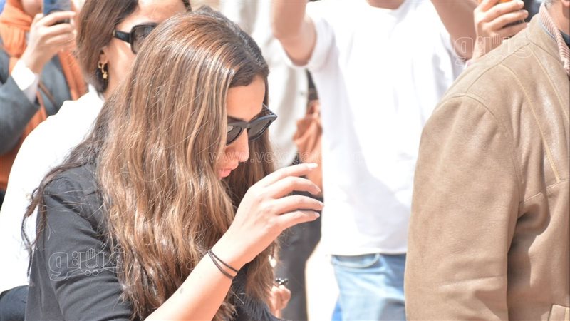 القنانة دينا الشربيني،