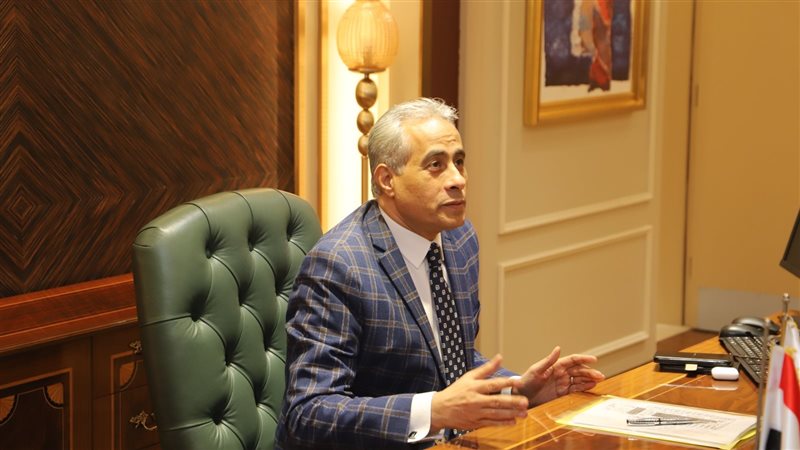 حسن شحاتة وزير القوى