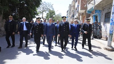 محافظ سوهاج يتقدم الجنازة العسكرية لمدير أمن بورسعيد (صور)