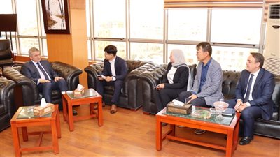 التنمية الصناعية تبحث مع شركة سامسونج خططها التوسعية في بني سويف