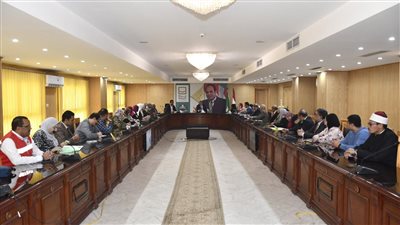 محافظ الفيوم يكلف وكيل وزارة الصحة بتصنيف القرى حسب معدلات المواليد