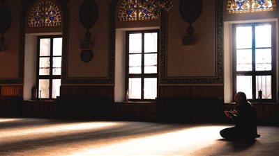 منها الاعتكاف والتهجد، ما الأعمال المستحبة في العشر الأواخر من رمضان؟ 